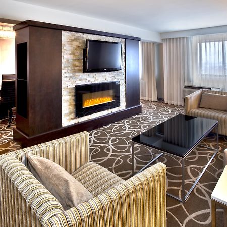 Crowne Plaza Kitchener-Waterloo, An Ihg Hotel Экстерьер фото